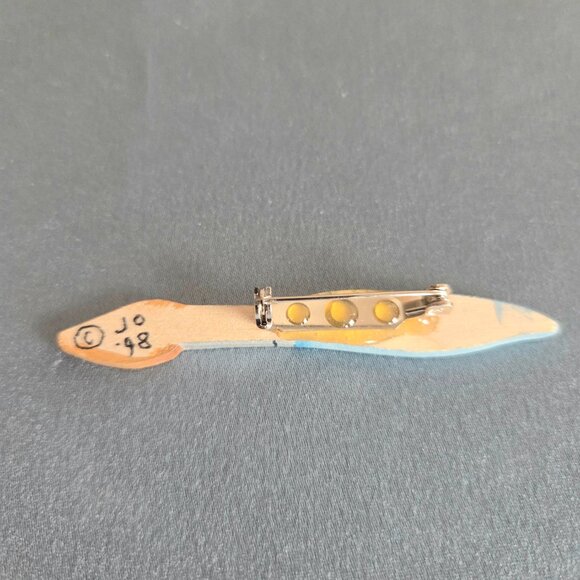 Vintage 1998 hand made wooden brooch in the shape of an artist's paintbrush. - Picture 5 of 5